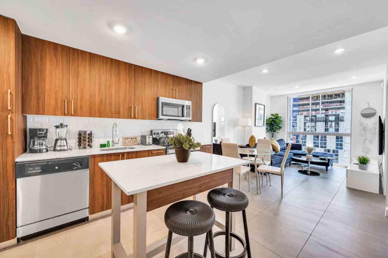 Appartamento Wonderful Unit In Downtown Miami With Free Parking Esterno foto